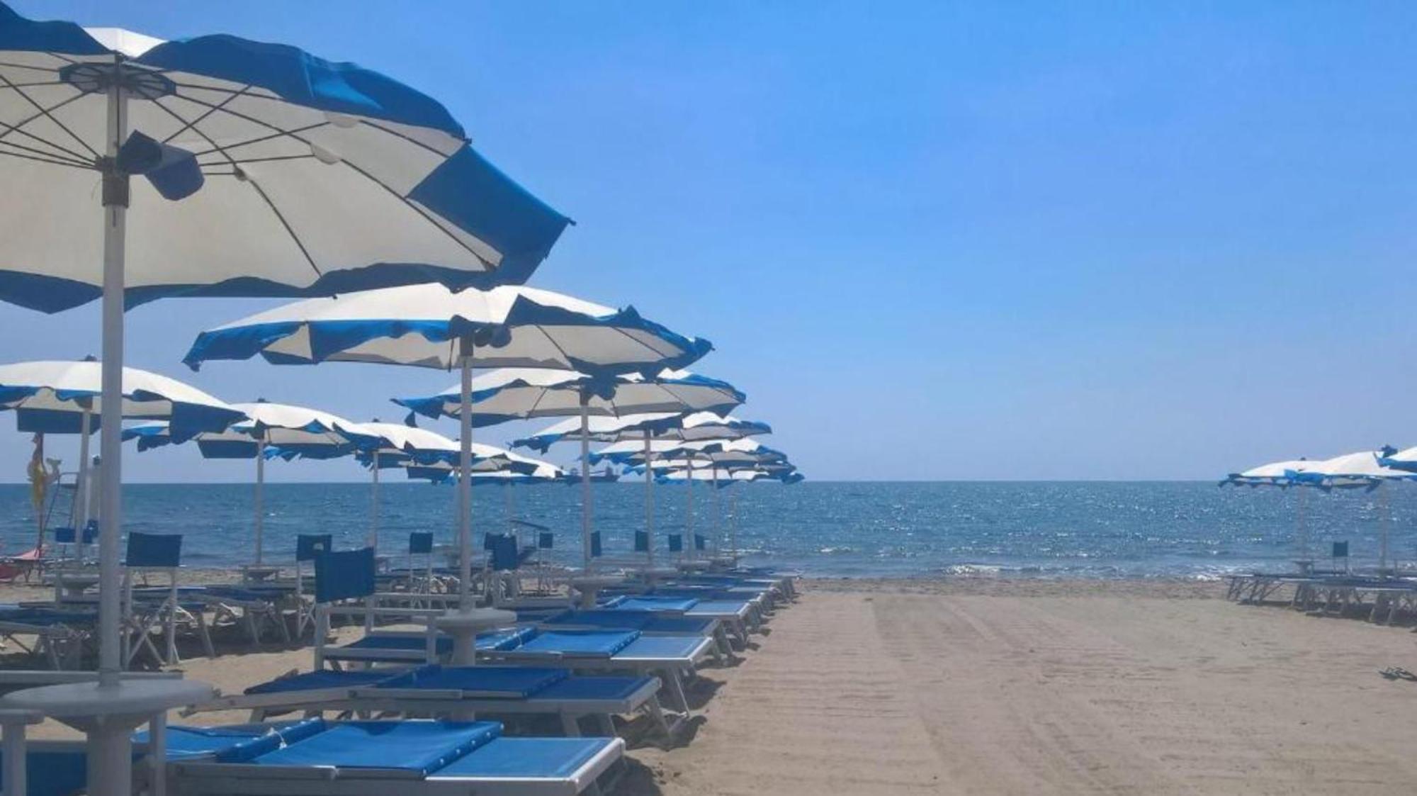Bed And Breakfast Bagno Venezia Marina Di Carrara Extérieur photo