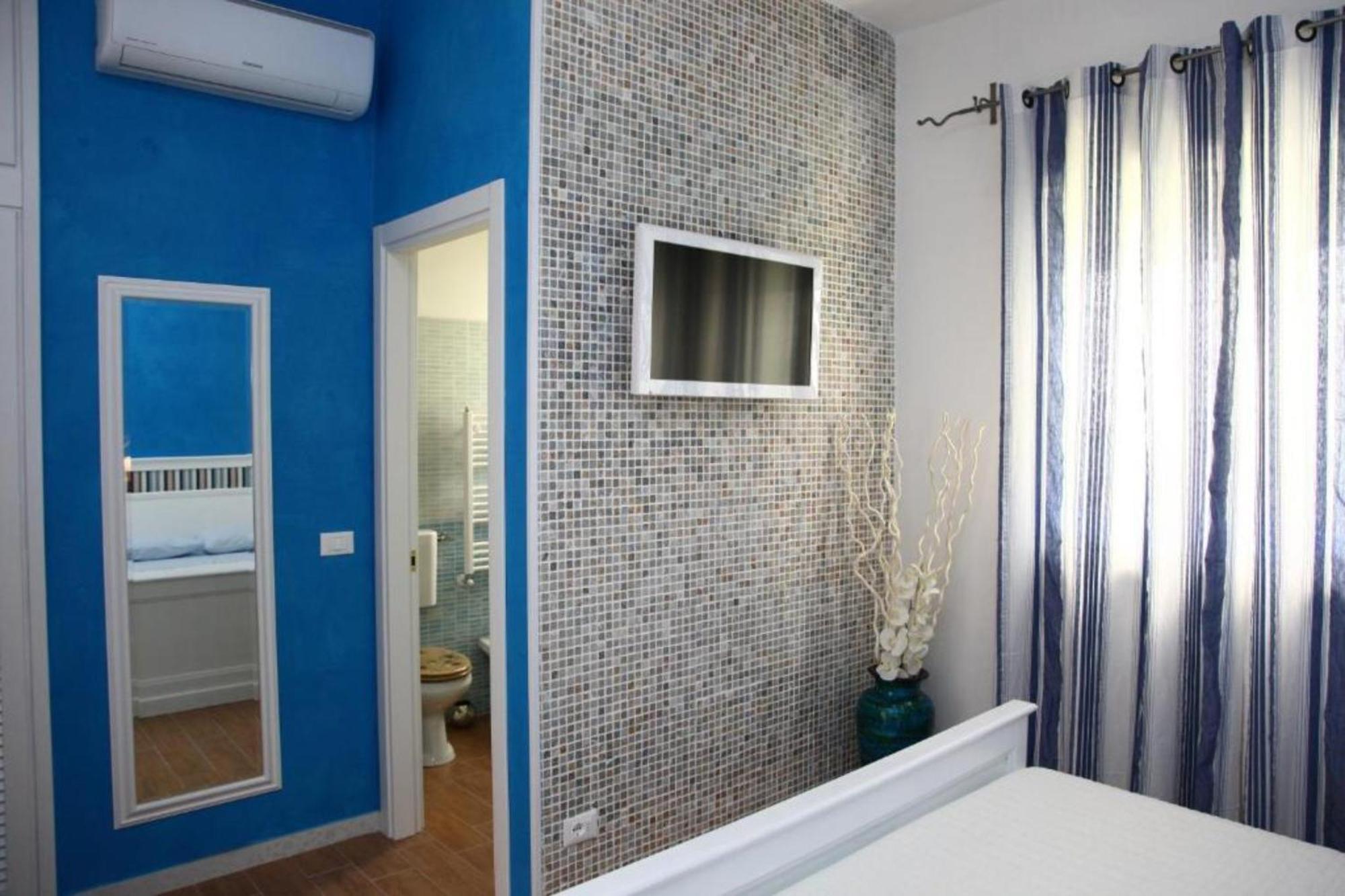 Bed And Breakfast Bagno Venezia Marina Di Carrara Extérieur photo