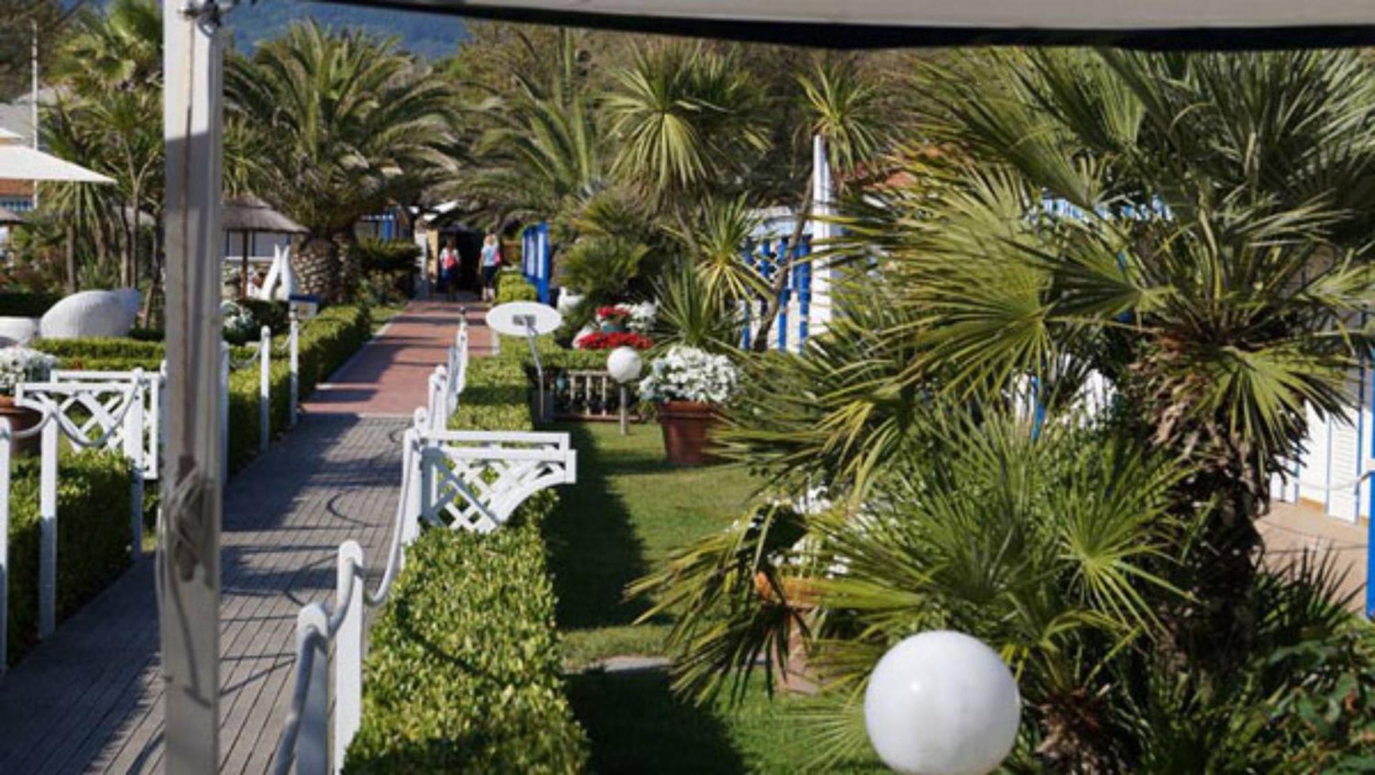 Bed And Breakfast Bagno Venezia Marina Di Carrara Extérieur photo