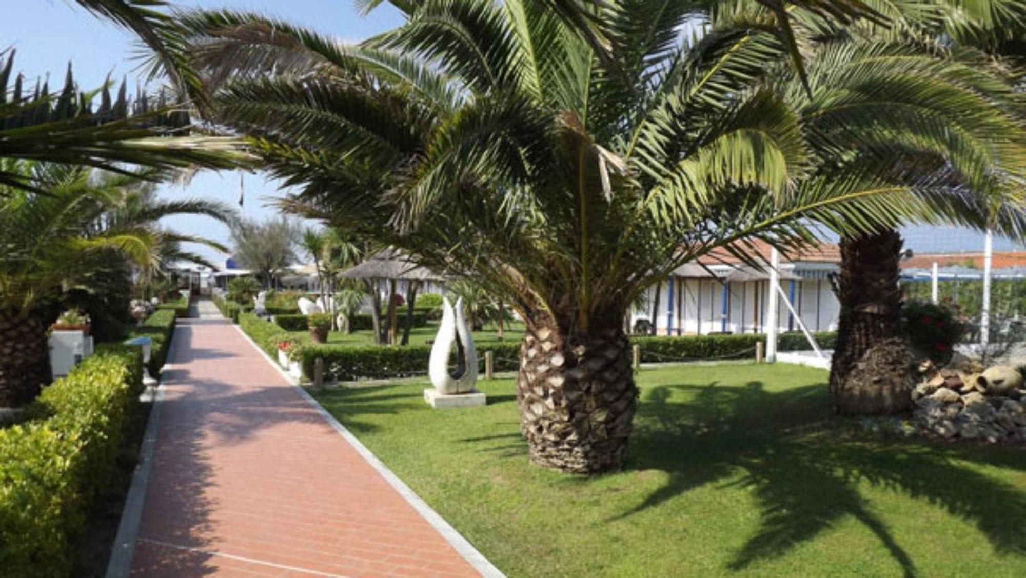Bed And Breakfast Bagno Venezia Marina Di Carrara Extérieur photo